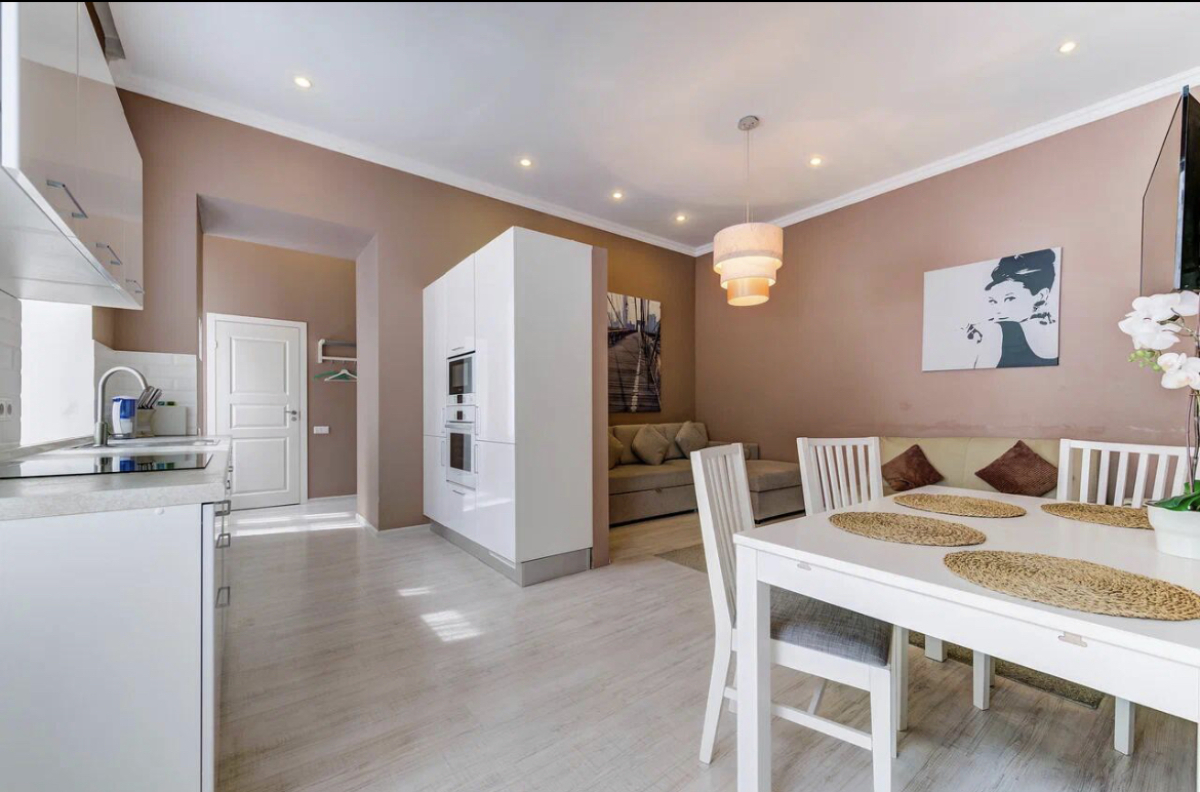 Апартаменты SweetHome на Мойке 44