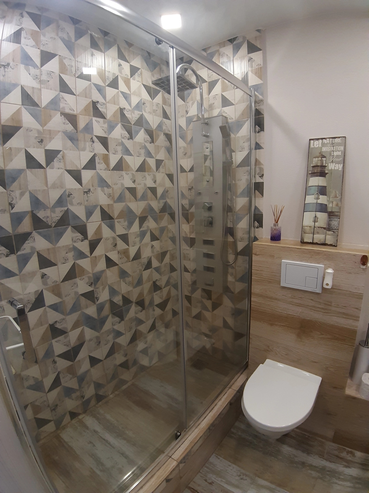 Апартаменты в Микрорайоне Дружба 4/2 (12 этаж)