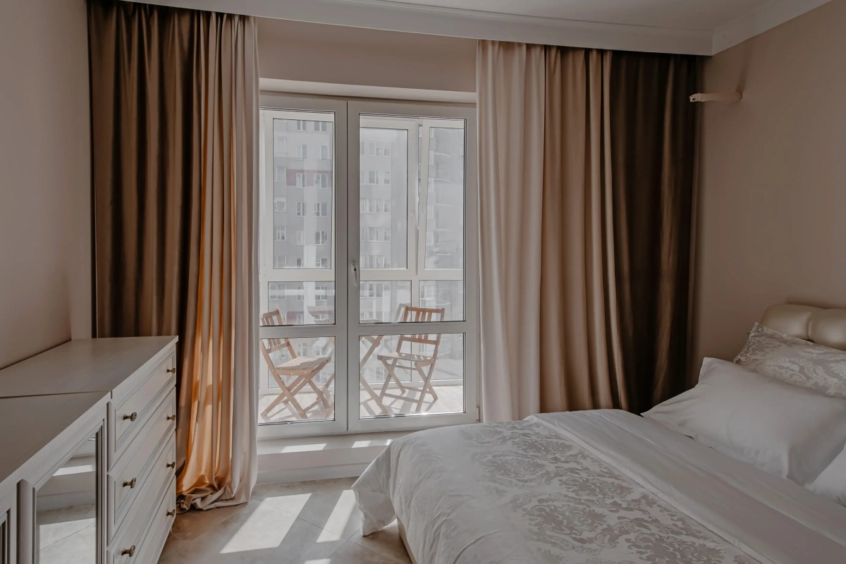 Апартаменты Студия у Станции Метро Грушевка