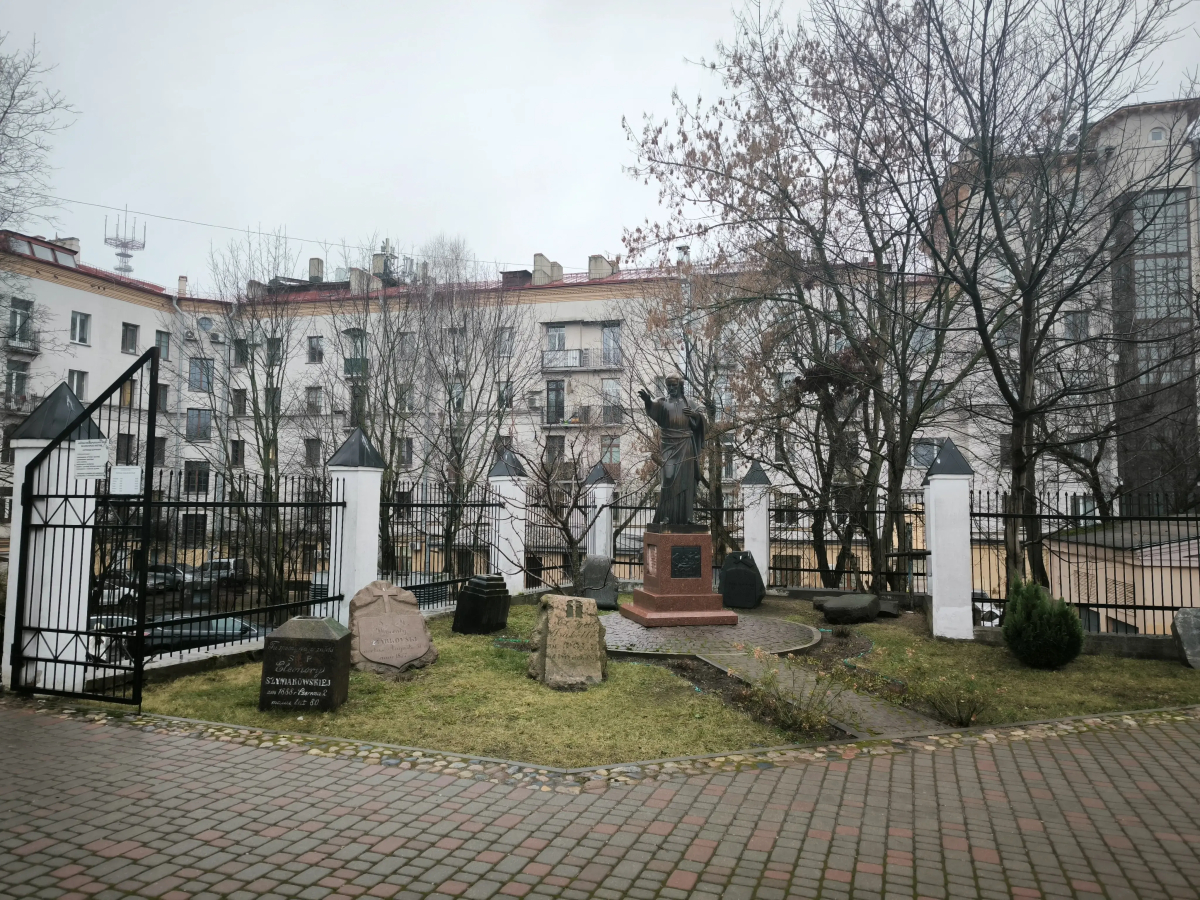 Апартаменты Проспект Независимости 44, Суперцентр, двушка