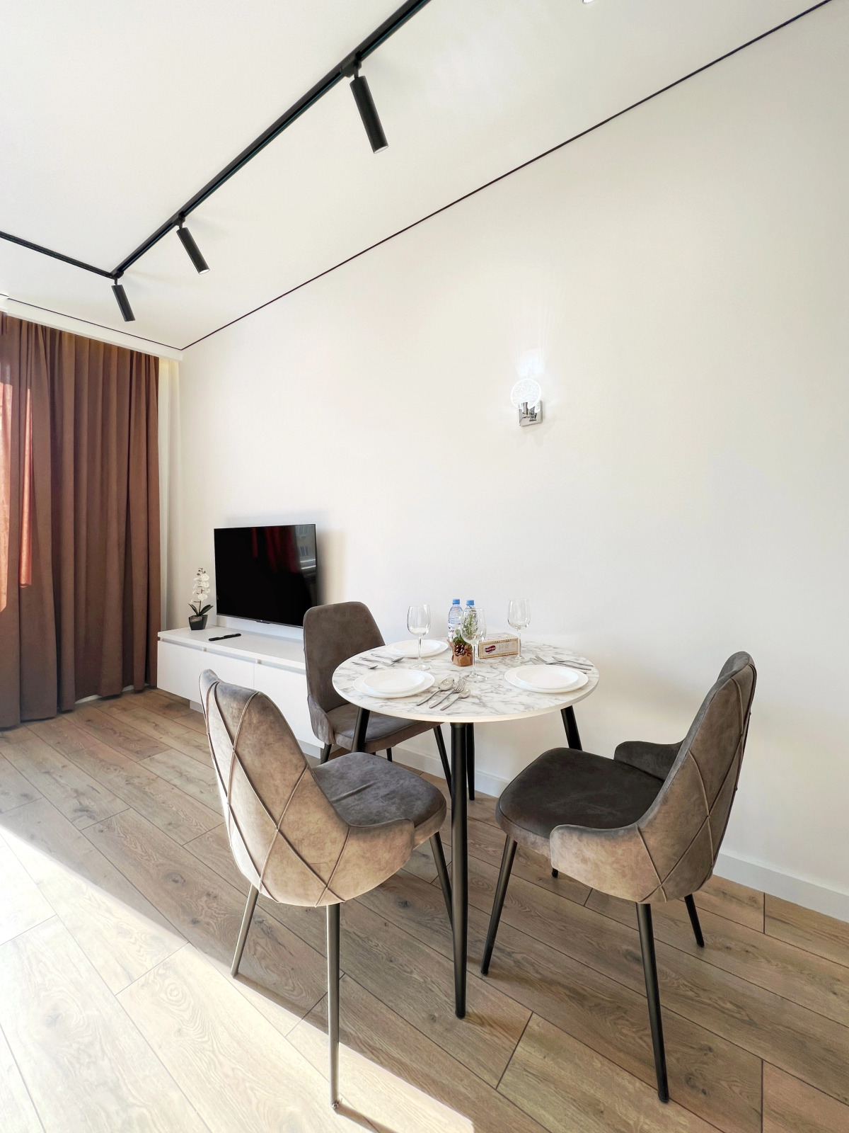 Апартаменты Алма-Ата Пять апартов Business-class рядом ТРЦ MEGA Лучшая локация