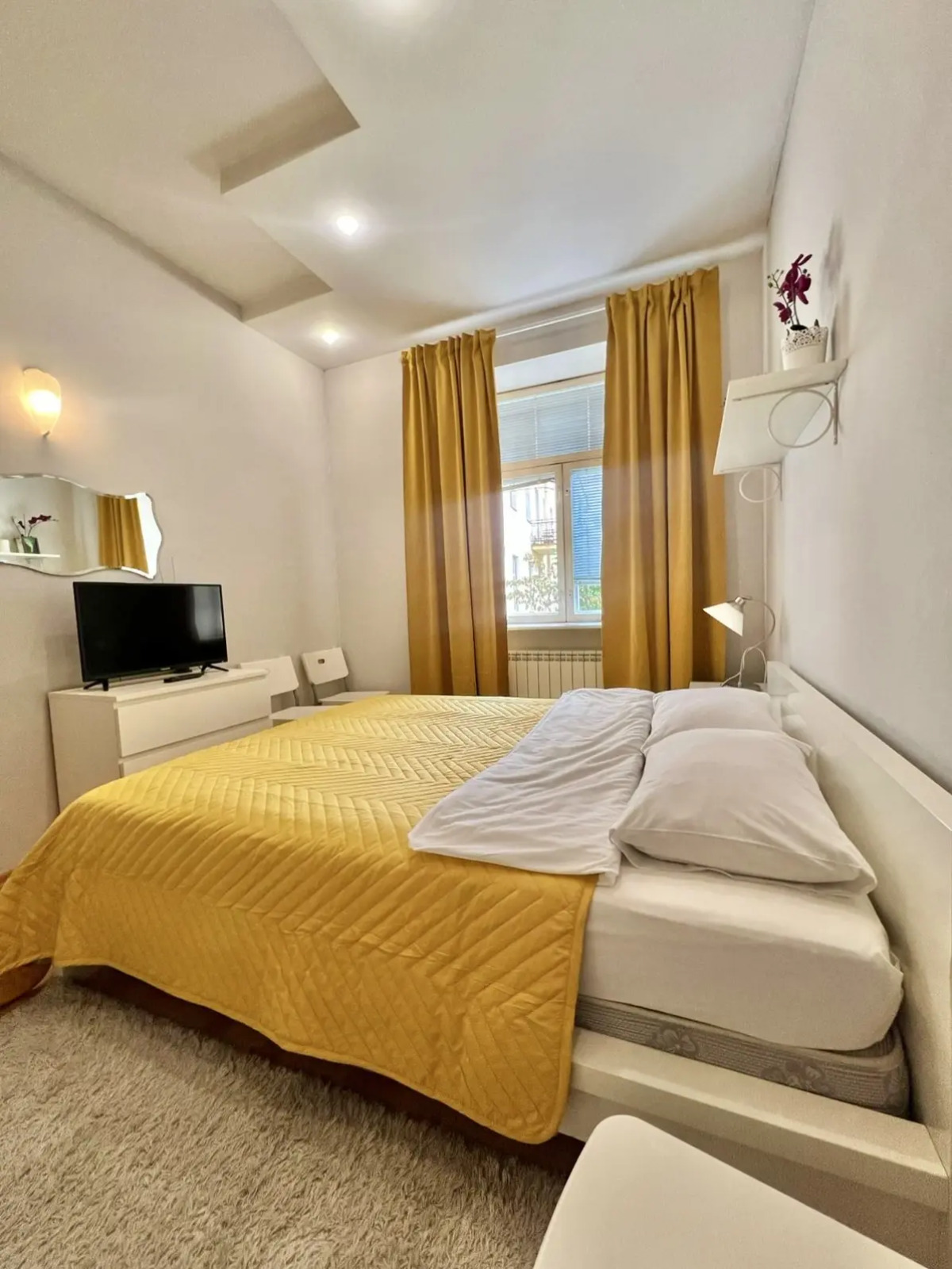 Апартаменты на Большой Конюшенной 3