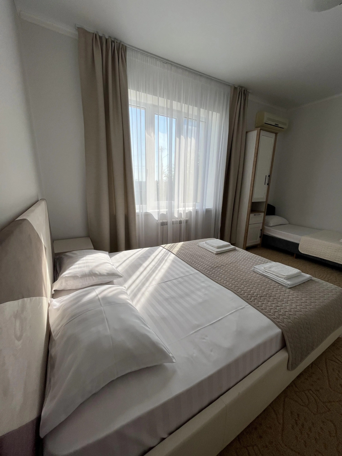 Na Pontiyskoy 16 Guest House