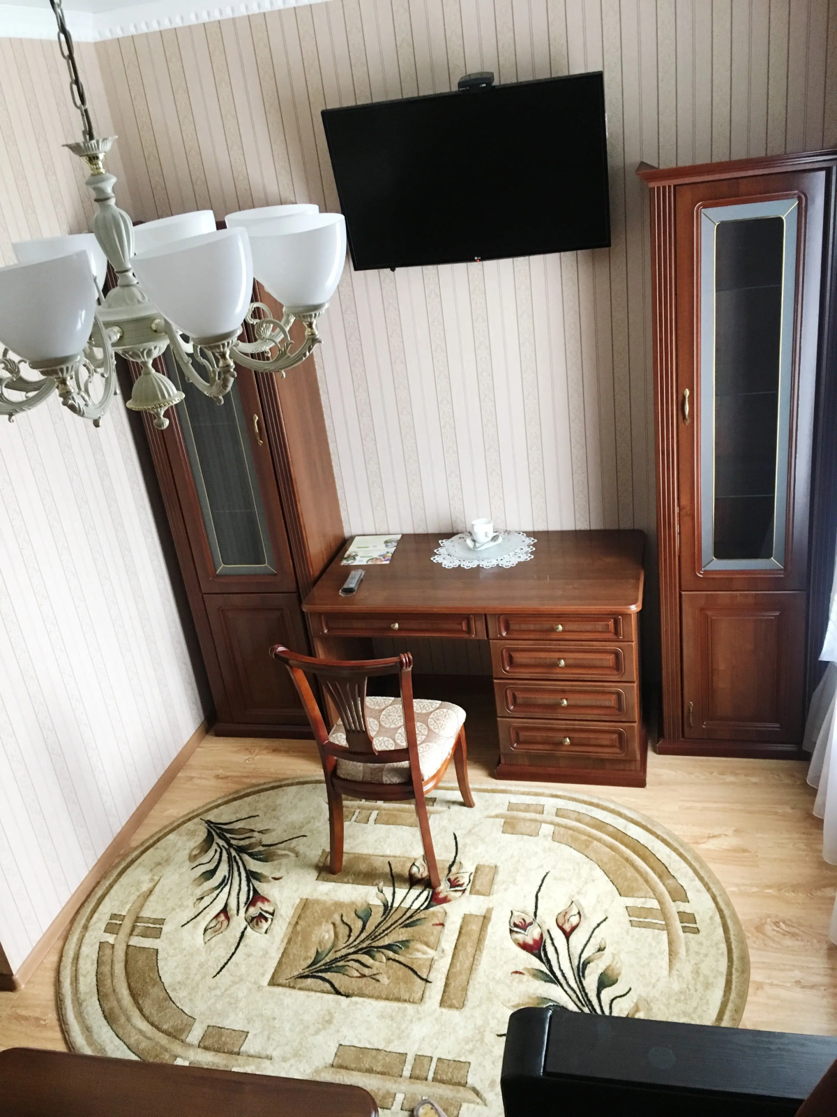 Отель Весна