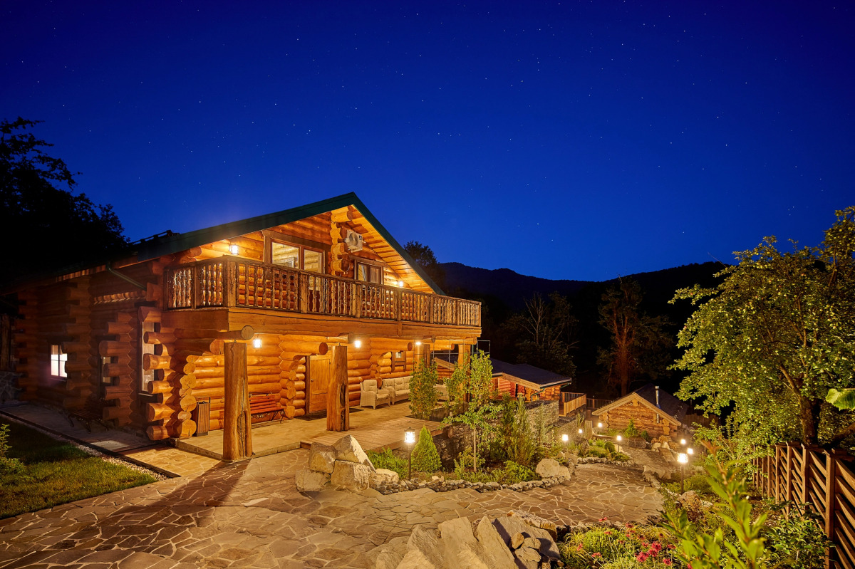 HILLS1200. Резиденция. Глэмпинг. Бани.