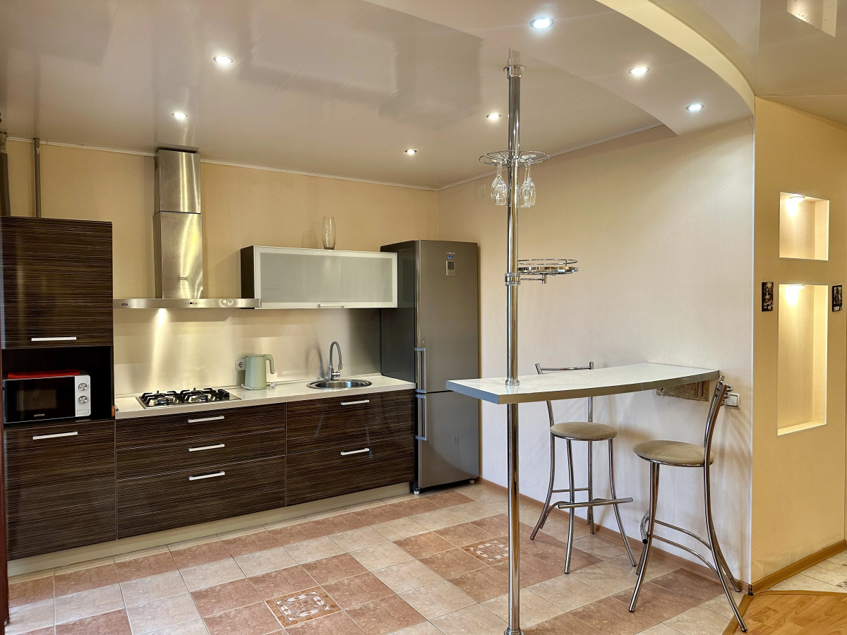 Апартаменты студия Родионова 199/2