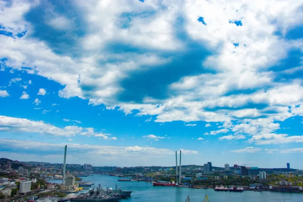 Апартаменты Central Place Vladivostok Люкс Комфорт с видом на Мосты и Залив (1)