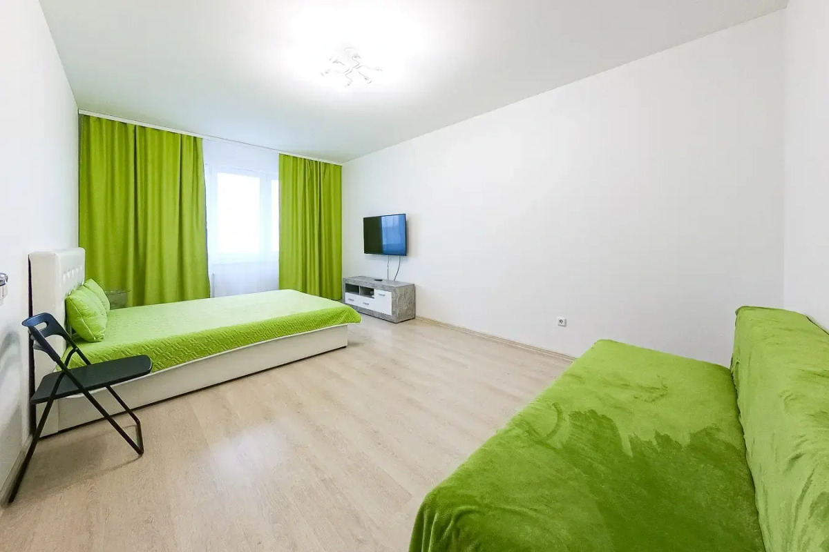 Оливка однокомнатная квартира на 17 этаже