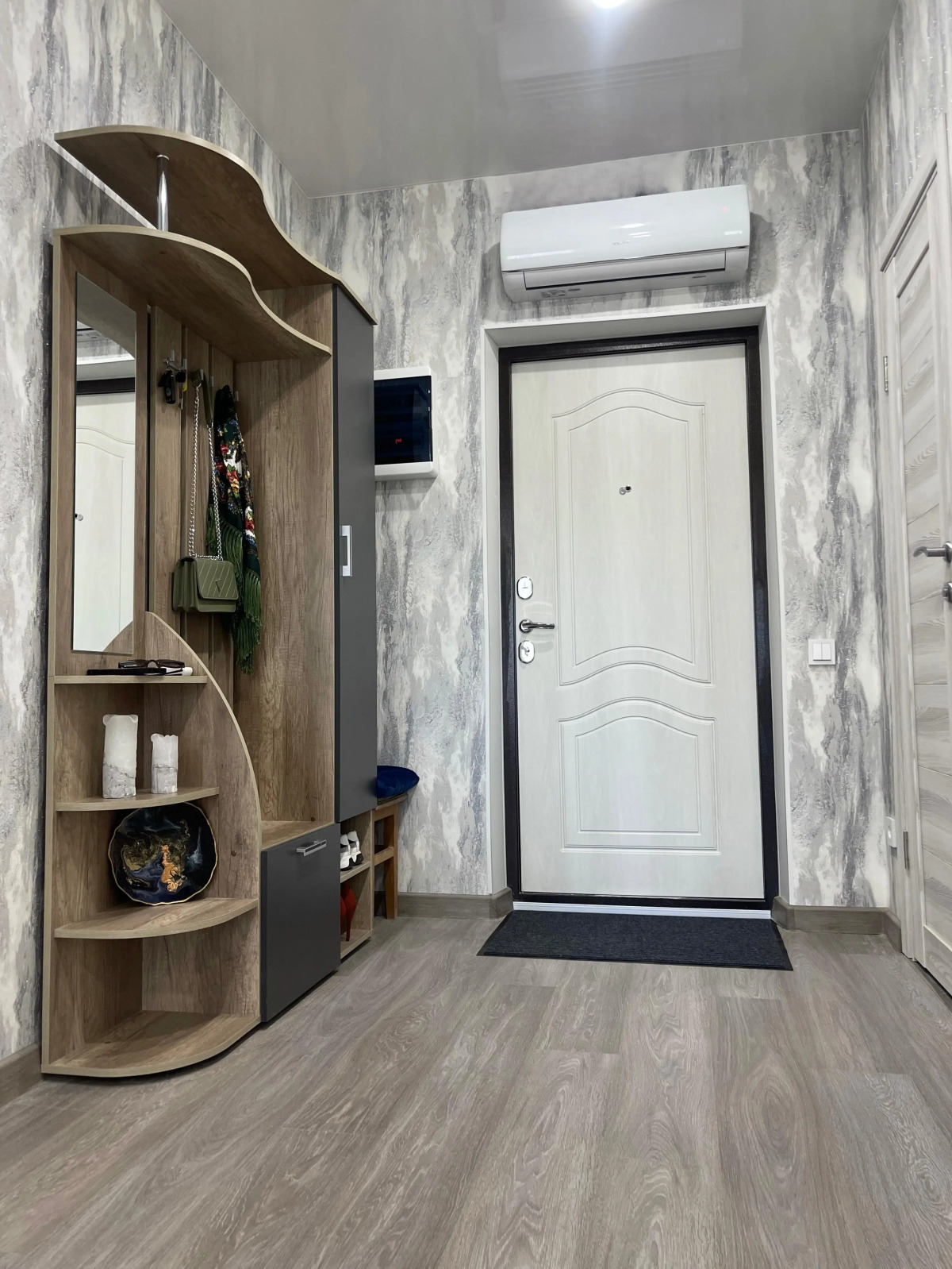 Квартира Новострой! Большая лоджия! Вид на лес и море!