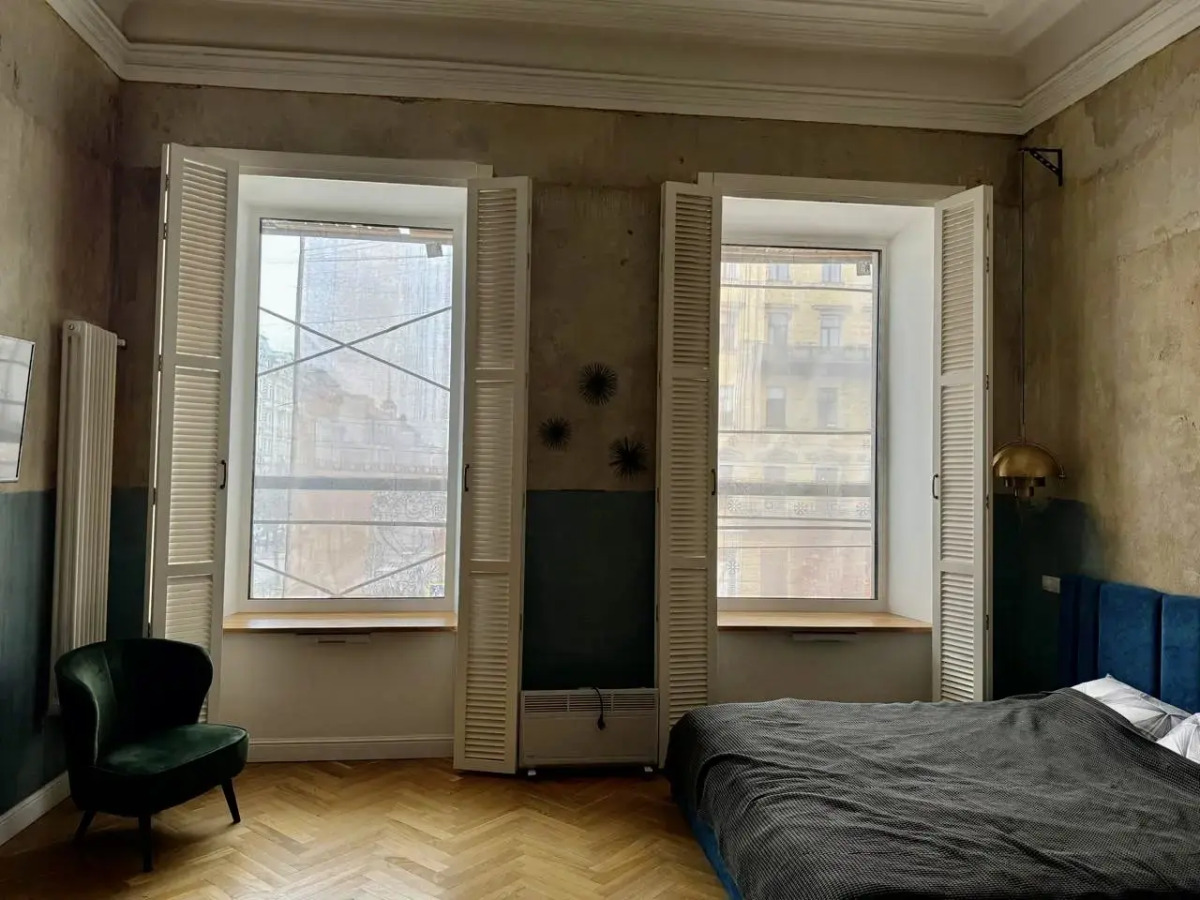 Апартаменты с Видом на Невский