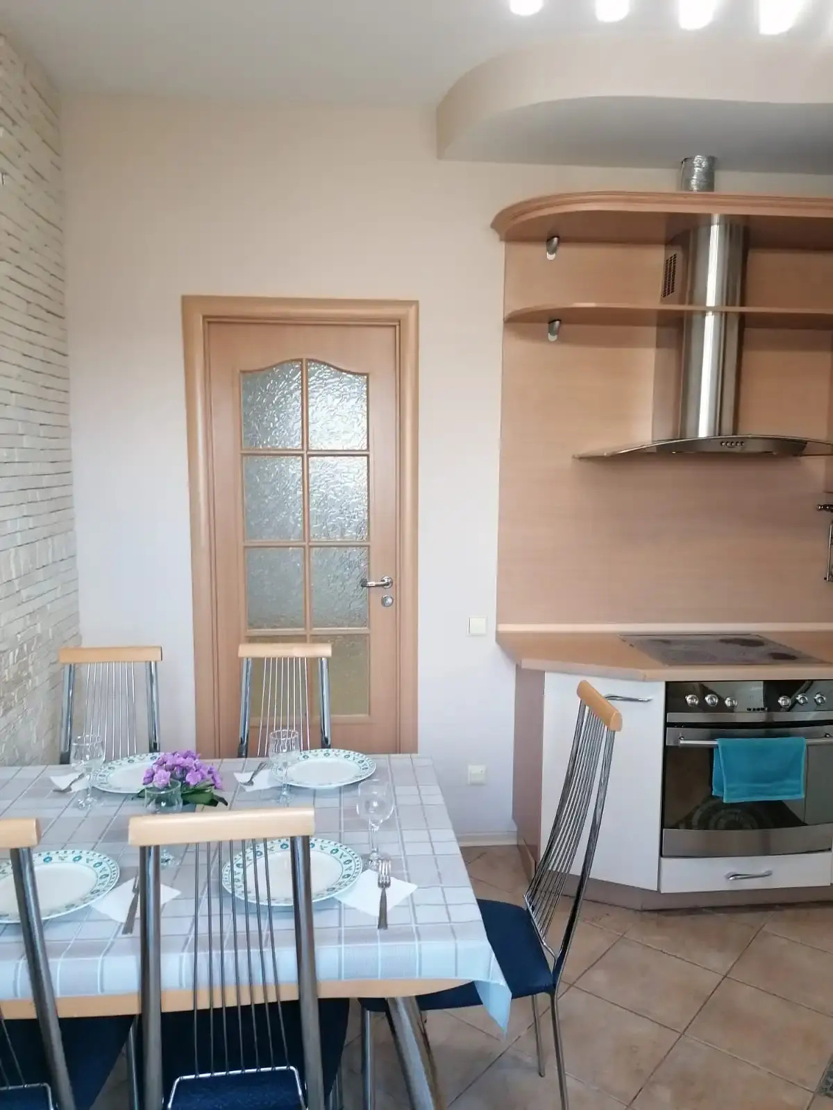 Трёхкомнатные апартаменты на Маршала Чуйкова