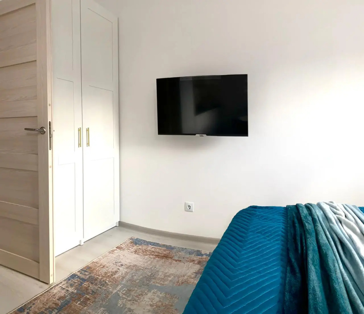 Квартира Стильная Мансардная Квартира Студия у Аэропорта