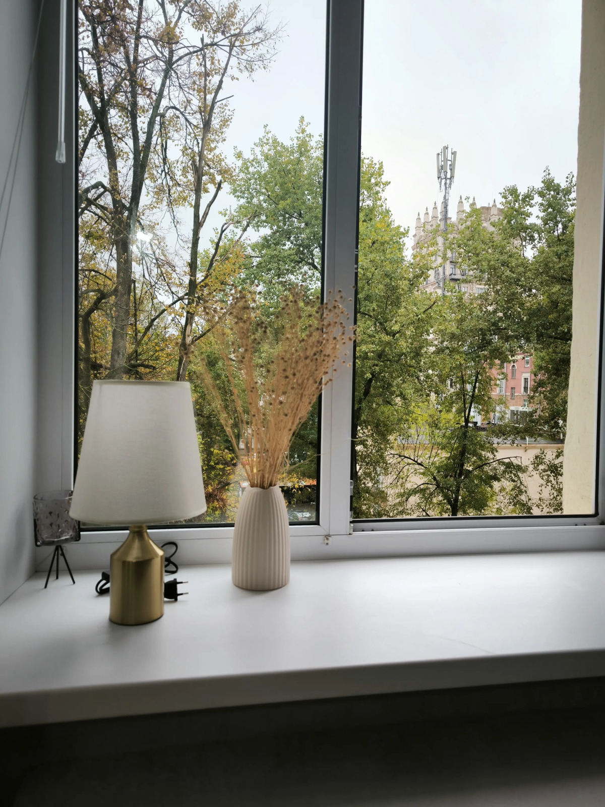 Апартаменты Белая Трехкомнатная Квартира у Вокзала