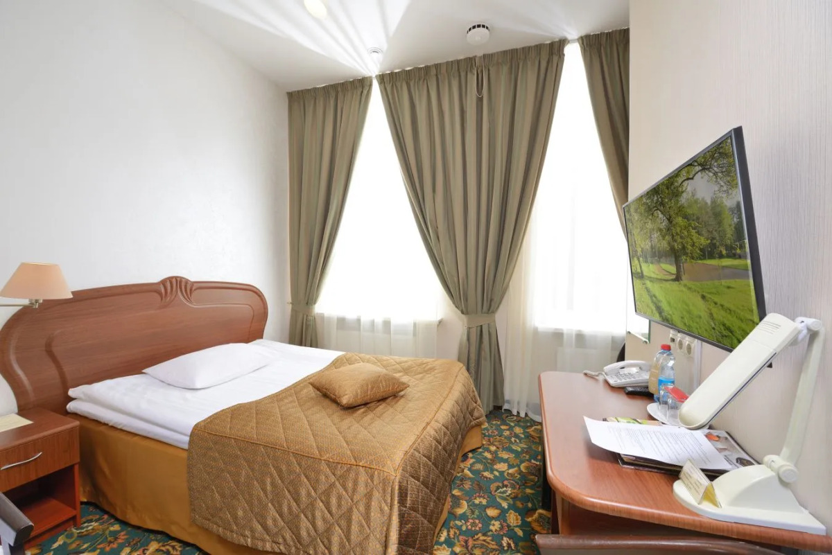 Отель Cronwell Inn Стремянная