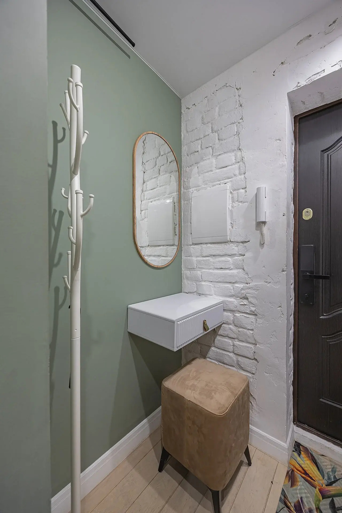 Апартаменты в Центре на Невзоровых 7 Сова-Дом