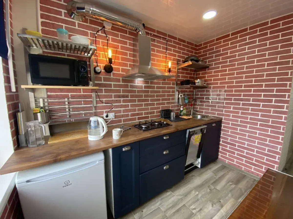 Квартира четырехкомнатная на Цюрупы, 84