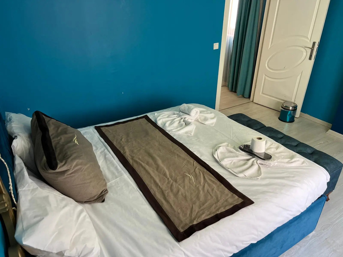 Отель Moon Blue