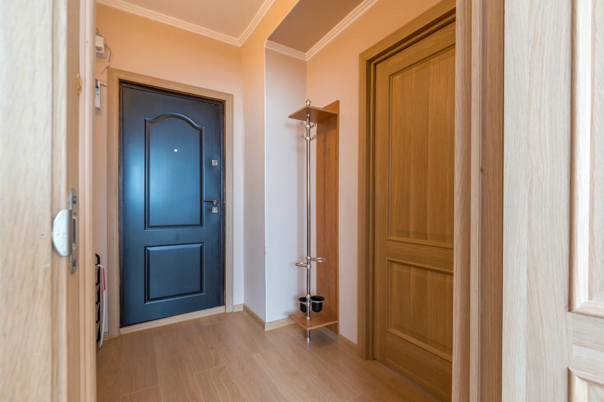 Апартаменты Гости Любят у метро Римская Бежевая