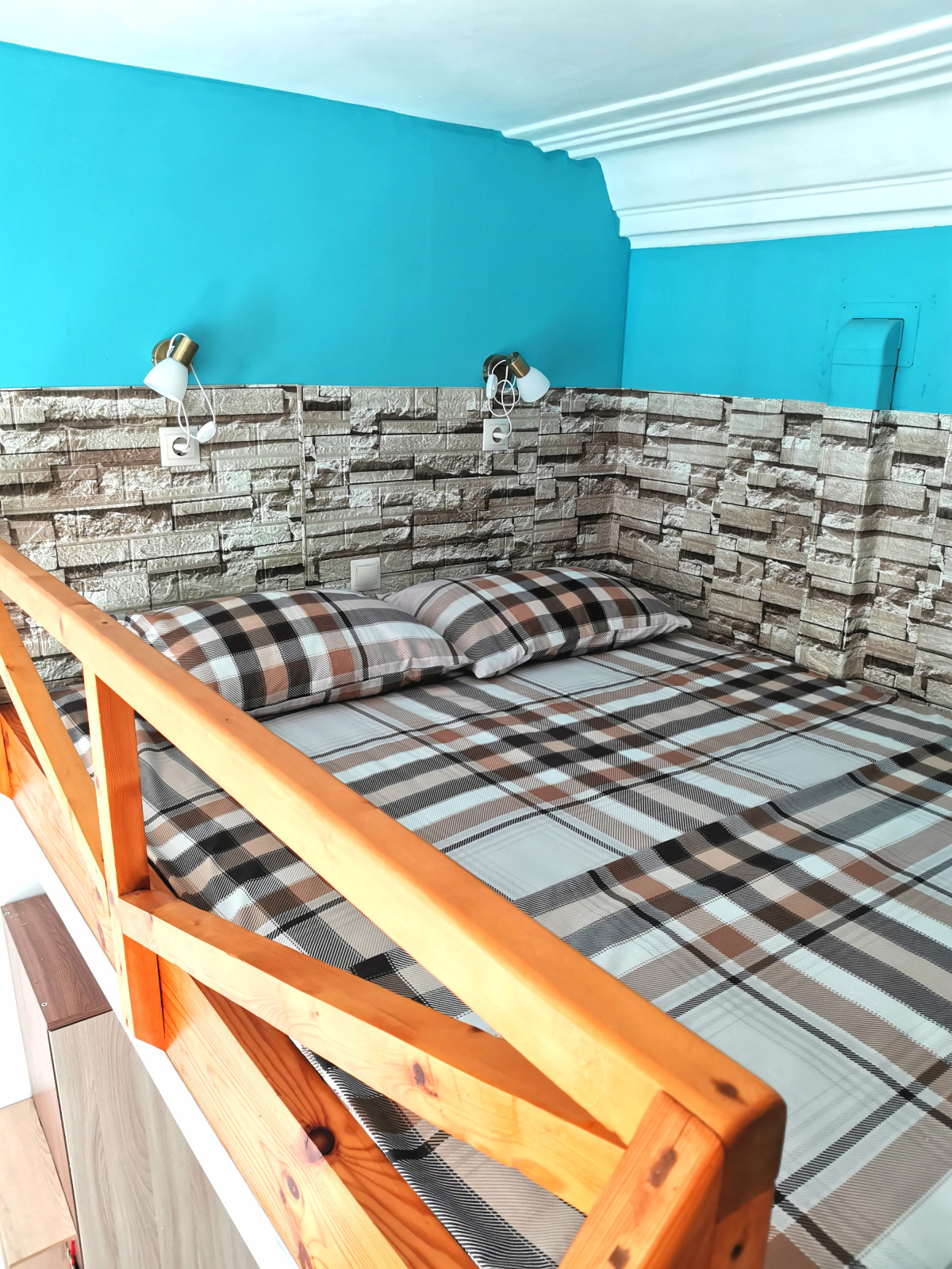 Апартаменты с балконом и видом на Золотой мост