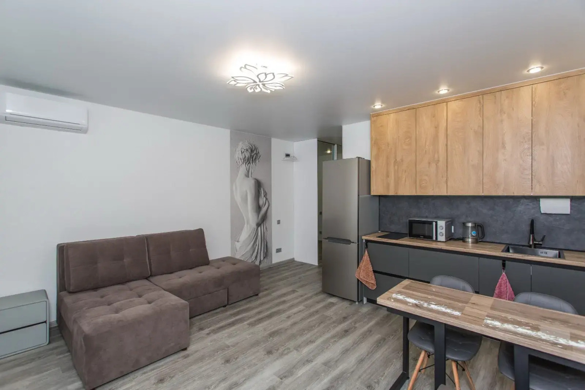 Квартира-студия уютная в новом доме