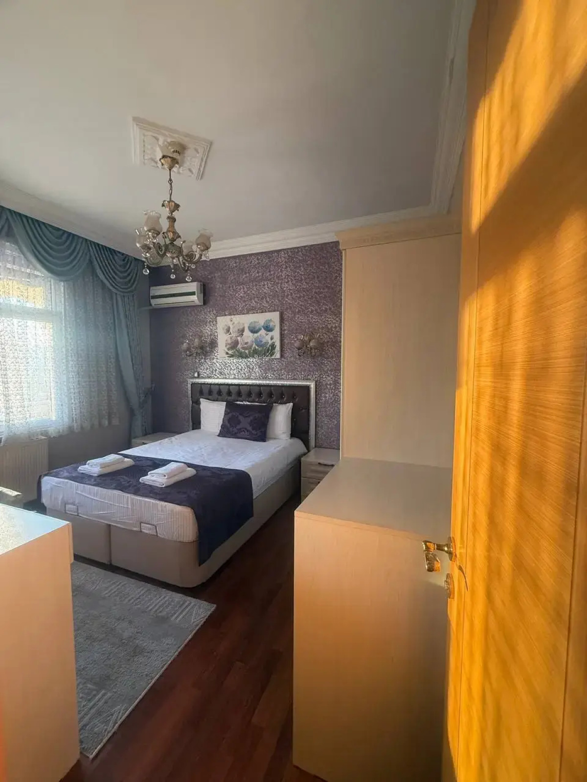 Апартаменты 3BR Flat Old Style 4AC Terrace, Metro