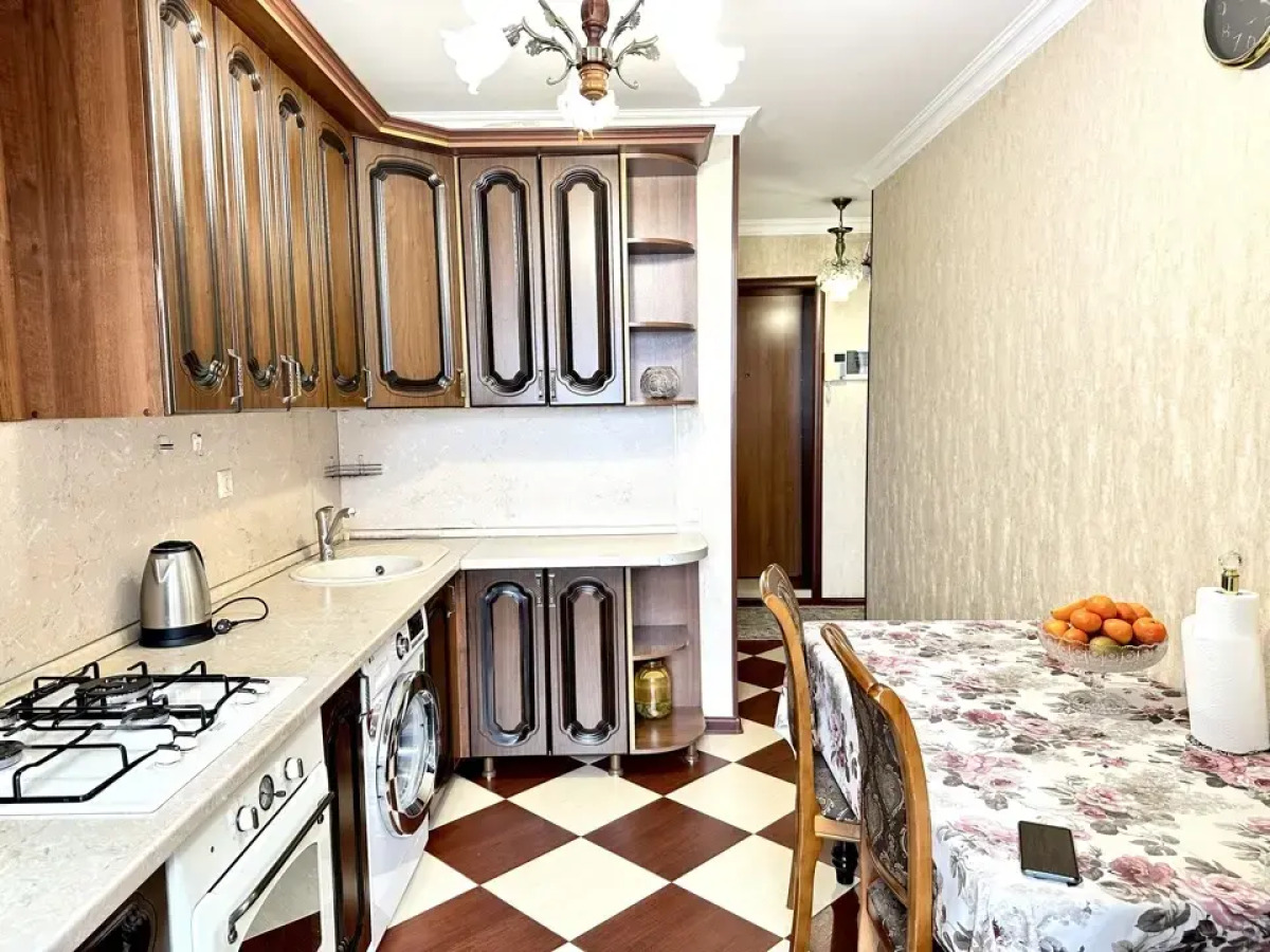 Квартира Гаджиева 164