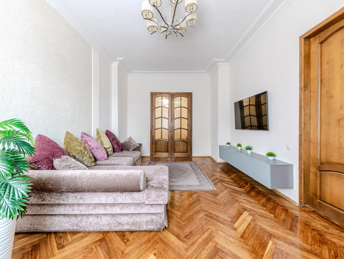 Квартира Трехкомнатная на Проспекте Независимости 23