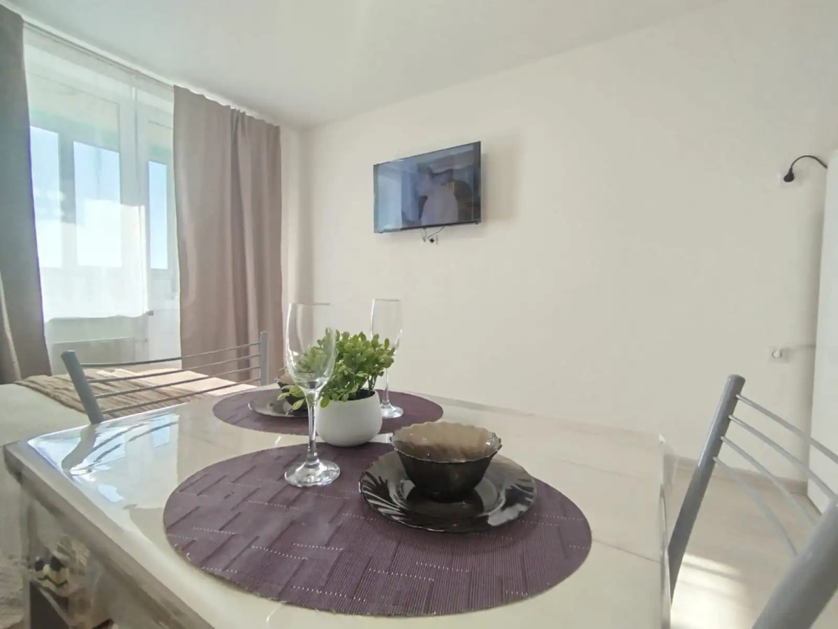 Квартира студия live in comfort на Современников 8