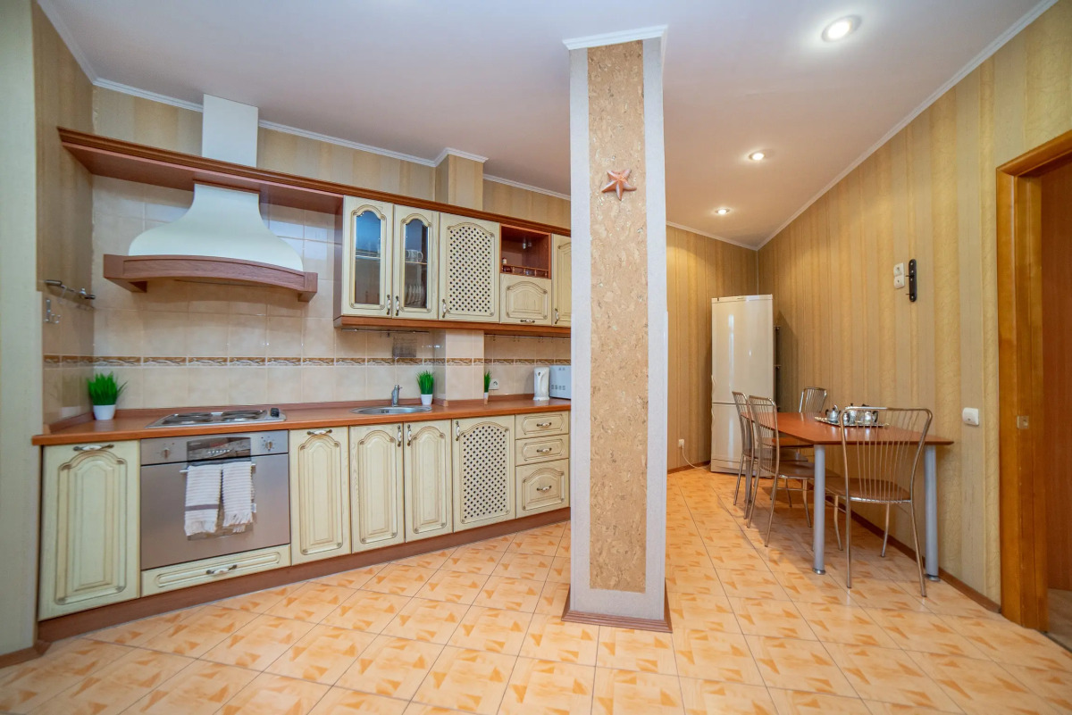 Апартаменты Радищева 12 трехкомнатная