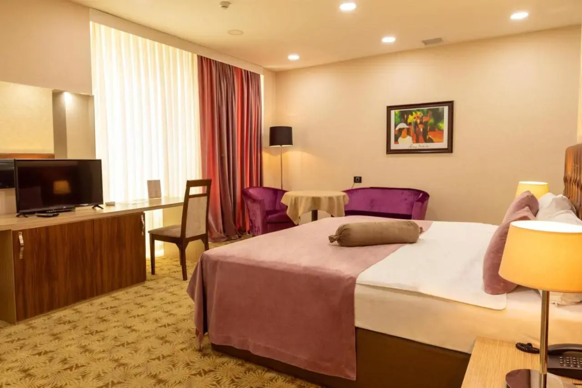 West Shine Hotel