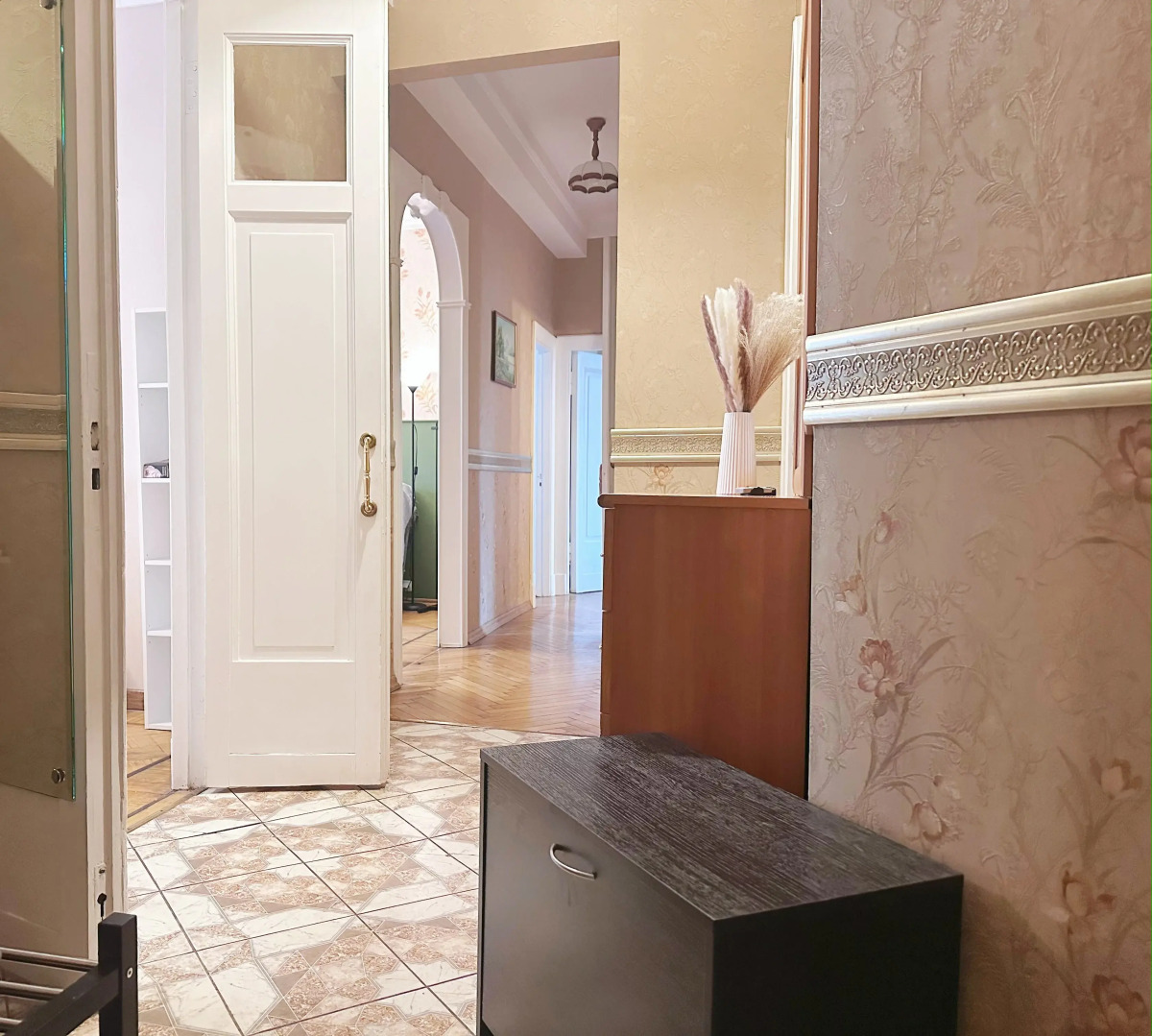 Квартира Четырехкомнатная Natali Apart на 8 Человек Около Патриарших Прудов в Центре Москвы