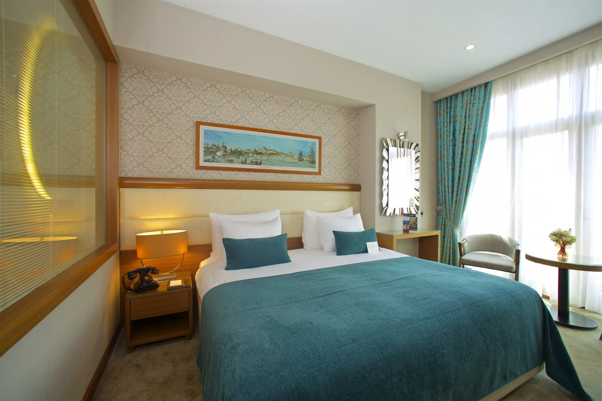 Momento Golden Horn Hotel