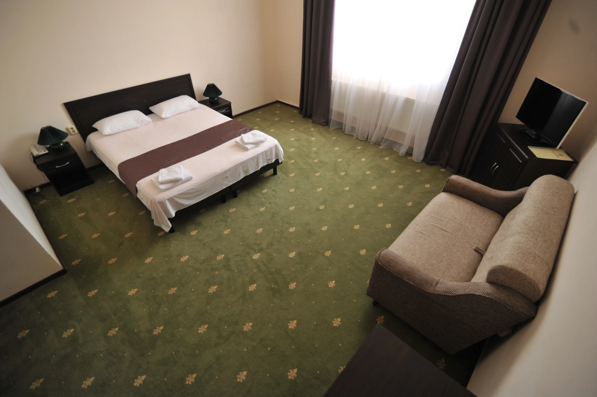 Отель Максимус