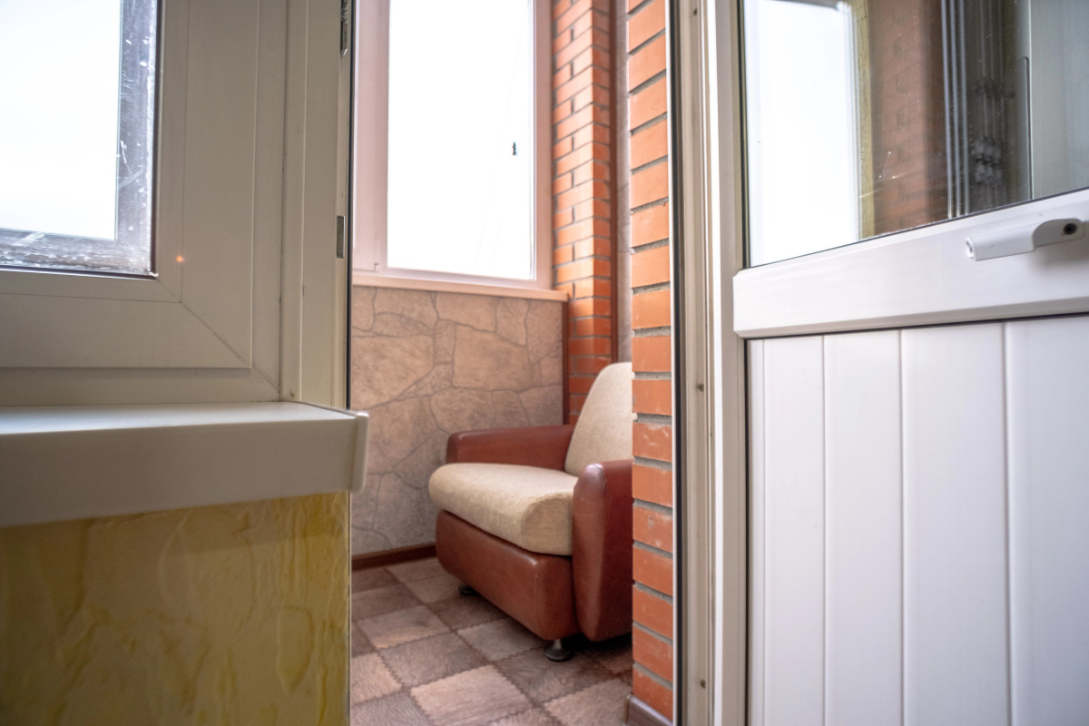 Квартира большая двухкомнатная в отличном районе