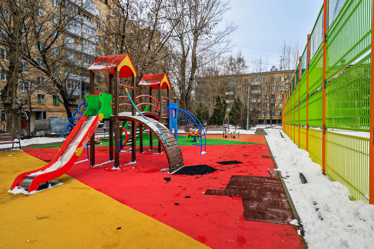 Апартаменты Butyrsky Cozy with Terrace, Parking and King-size Bed