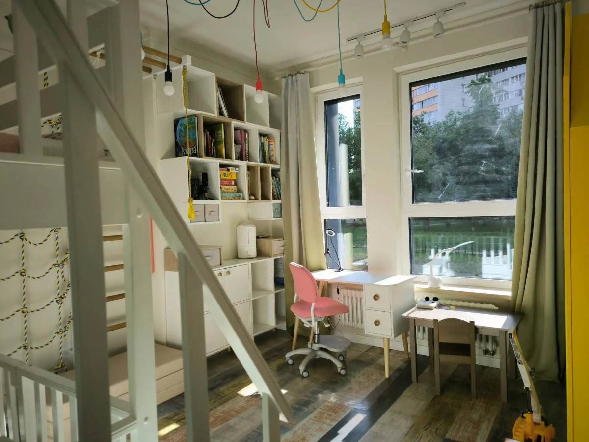 Квартира Комфортная с Просторной Гостиной, Спальней, Детской, Кабинетом и Двумя Санузлами