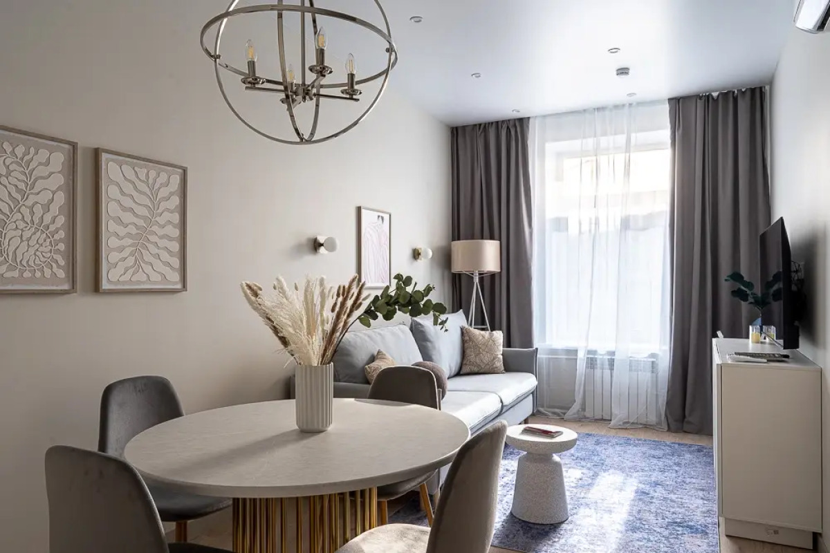 Апартаменты с отдельной спальней на Большой Покровской (до 4х гостей)