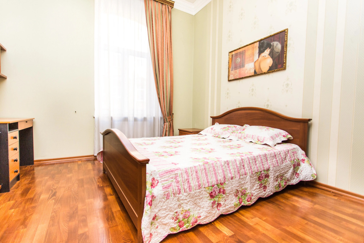 Апартаменты 3 комнатная квартира рядом с Исаакиевским собором и Невским проспектом