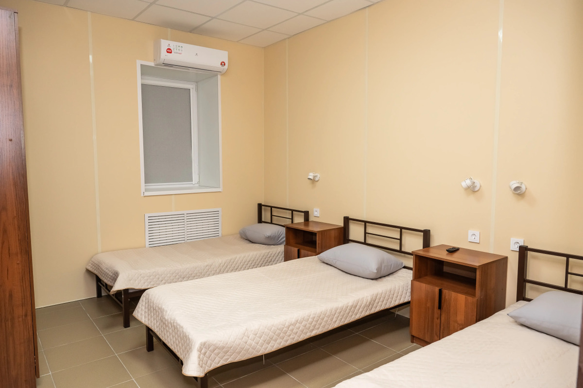 Отель Первомайский