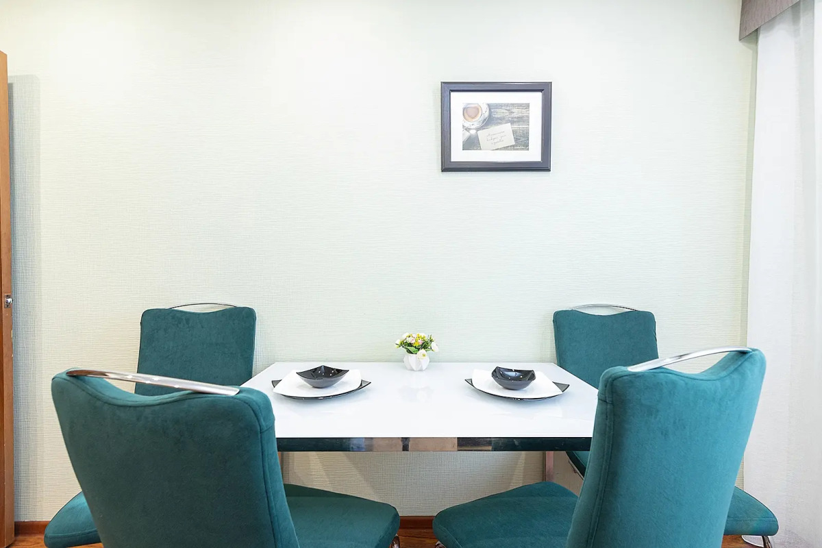 Апартаменты двухкомнатные  на Мещерском бульваре 3/3 .м.Cтрелка. Сова-Дом