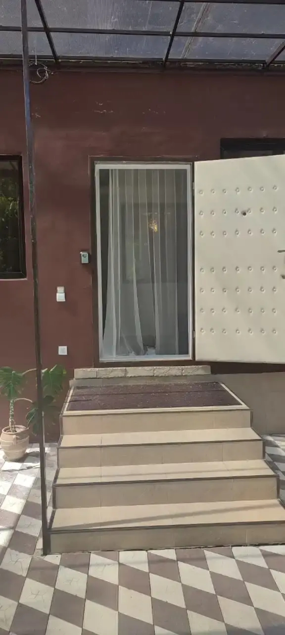 Апартаменты "Эленика" 2-х комнатная Квартира с выходом в парк в Центре города