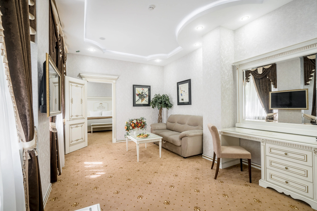 Отель Imperial Palace