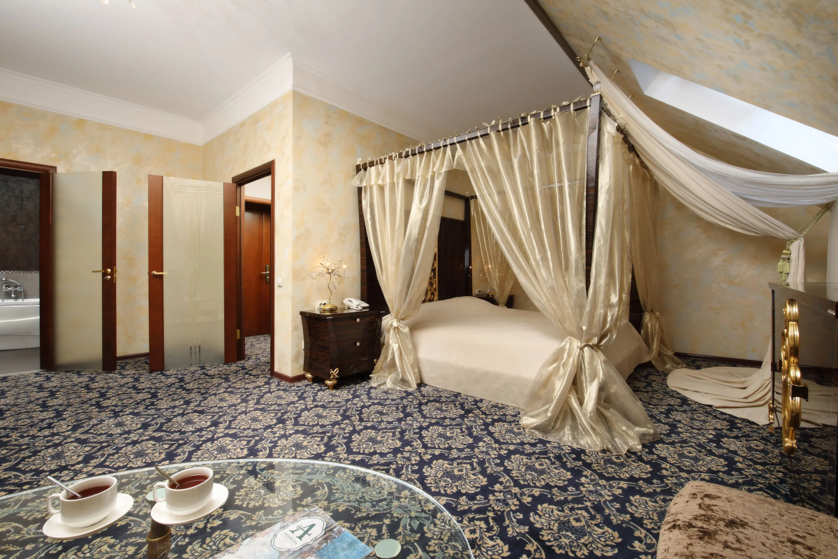 Домбай Пэлас