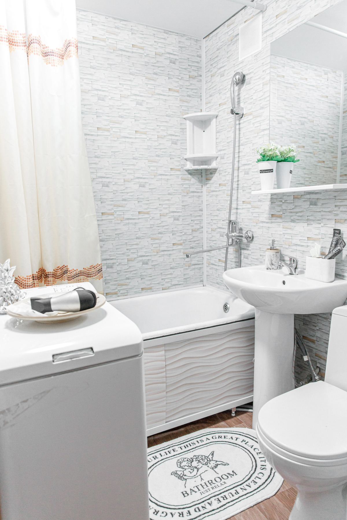 Апартаменты Двухкомнатные в центре города на Красноармейская 124