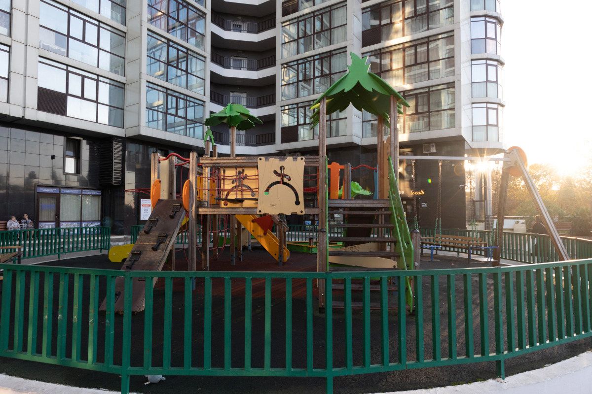 Апартаменты Red Apartments Виктория Осень