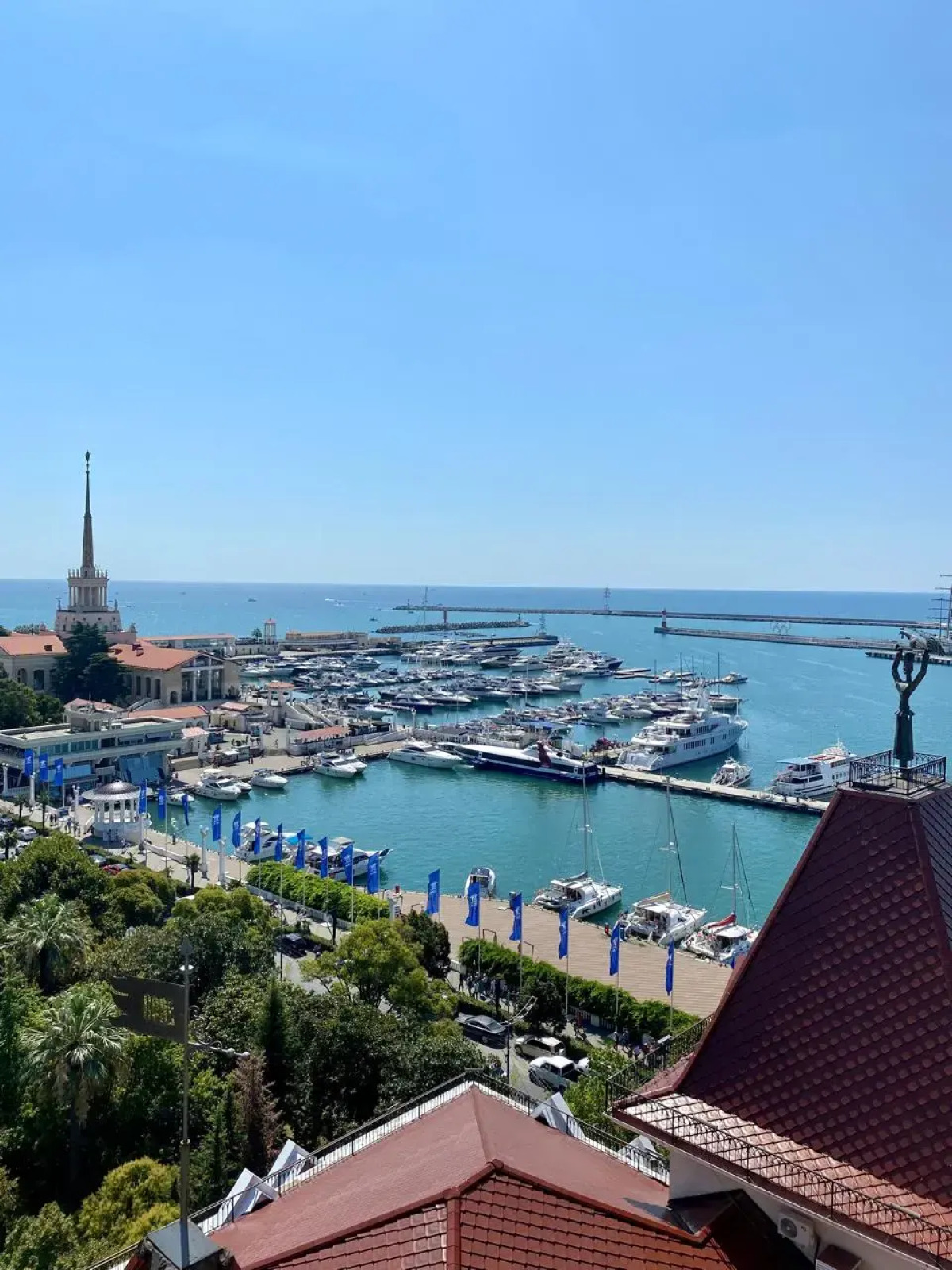 Апартаменты в центре города на берегу моря