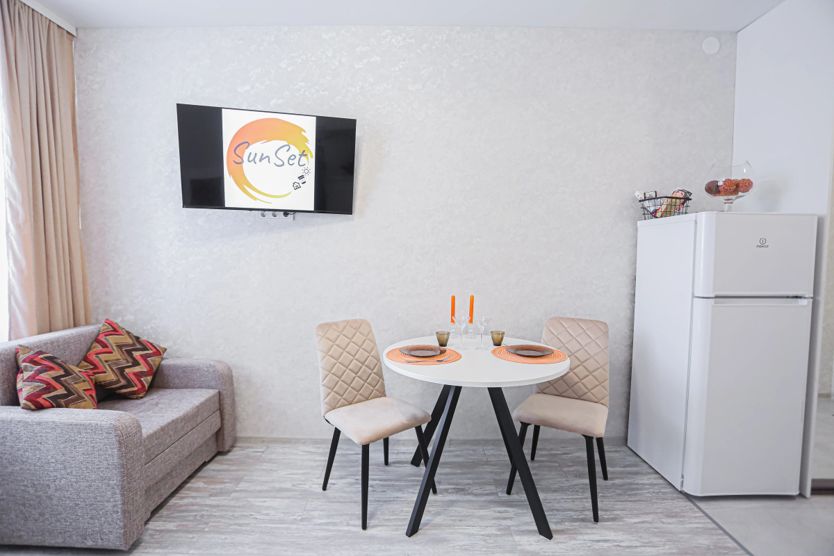 Апартаменты SunSet Радионова 202