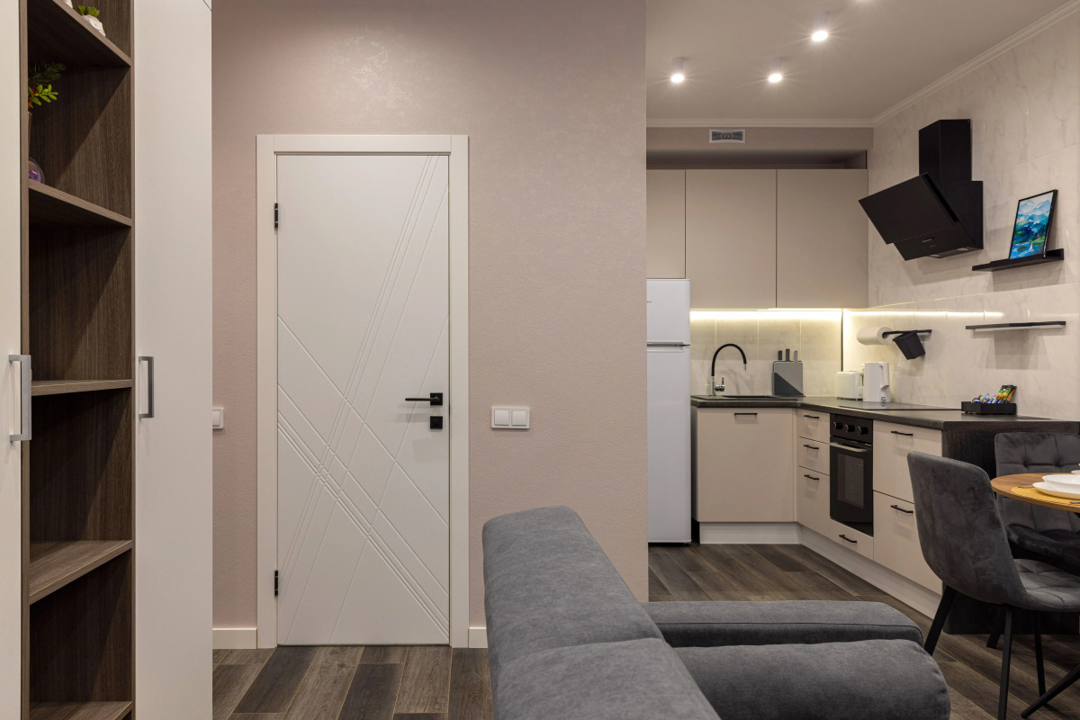 Квартира Дизайнерская Студия на Три Окна Feel At Home у Невского Проспекта