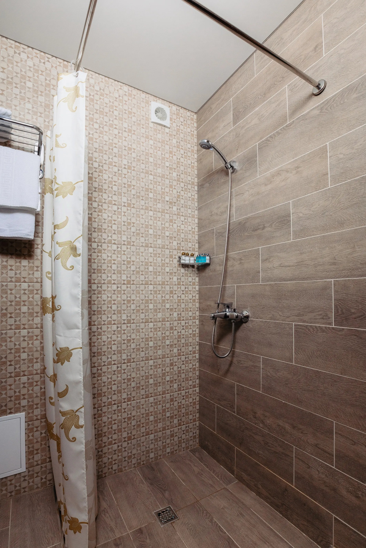 Отель Гостиничный комплекс Family Pride Inn