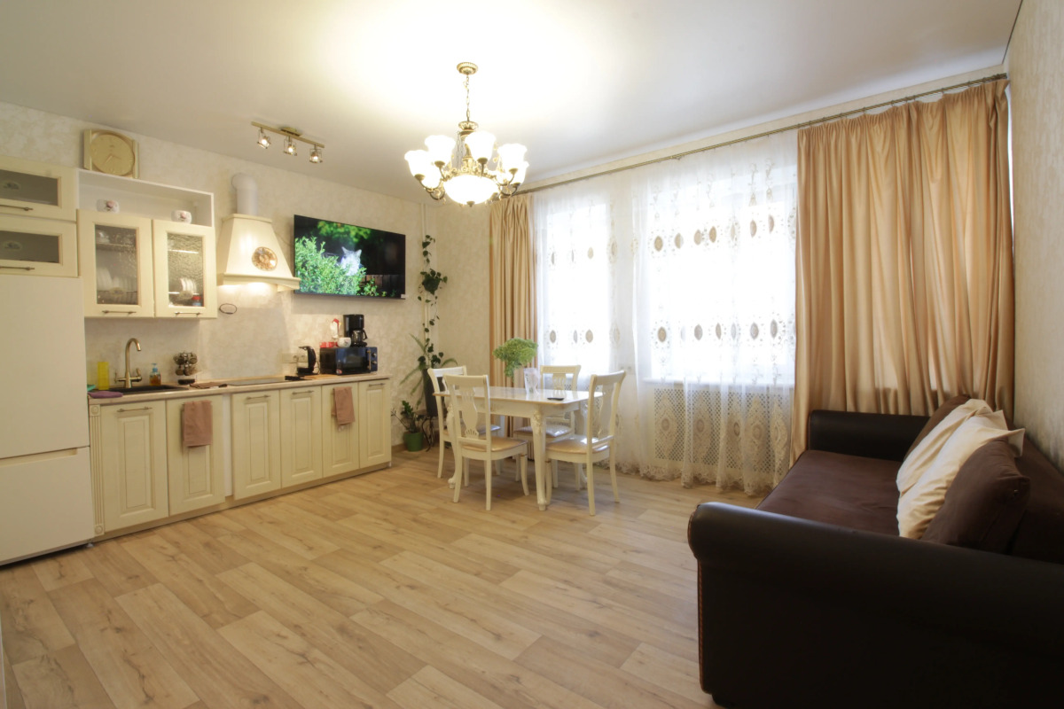 Квартира Сталинка у Кремля в центре